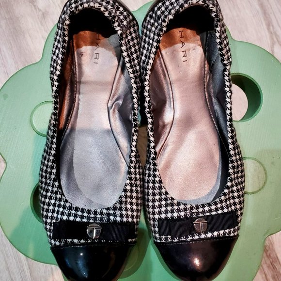 Tahari ballet flats, size 8 - Picture 1 of 4